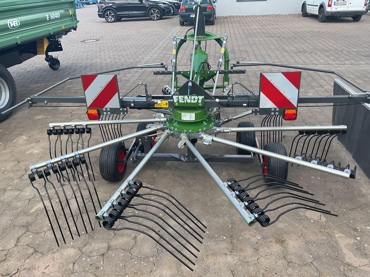 Fendt Former 351 DN - Maşină de întors fânul: Foto 2 Fendt Former 351 DN - Maşină de întors fânul: Foto 2