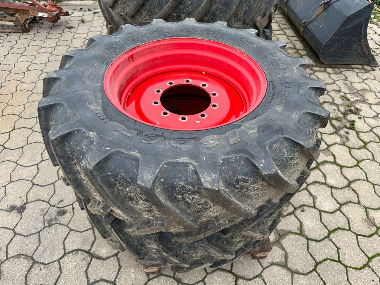 Firestone Komplettsatz 420/85 R30 + 460/85 R42 - Anvelopă: Foto 3 Firestone Komplettsatz 420/85 R30 + 460/85 R42 - Anvelopă: Foto 3
