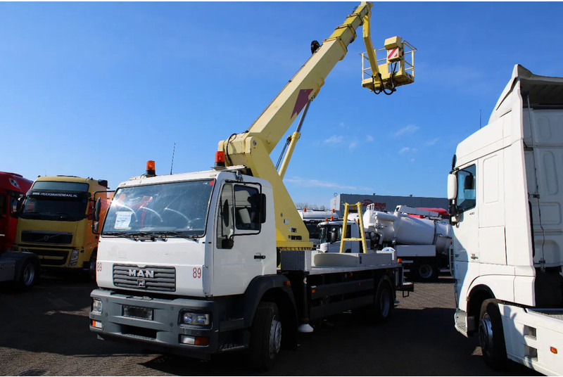 MAN TGL 17.240 + 3PERSON + MANUAL - Camion: Foto 2 MAN TGL 17.240 + 3PERSON + MANUAL - Camion: Foto 2