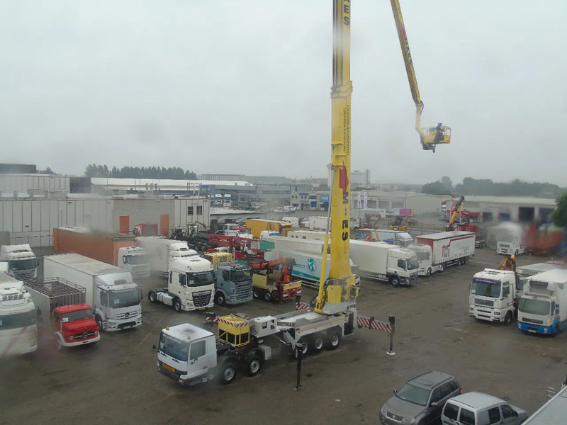 Camion Mercedes-Benz Actros 4148 + 84 meters + 10x4: Foto 19