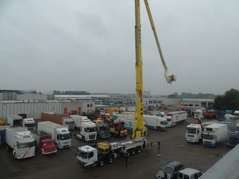 Camion Mercedes-Benz Actros 4148 + 84 meters + 10x4: Foto 14