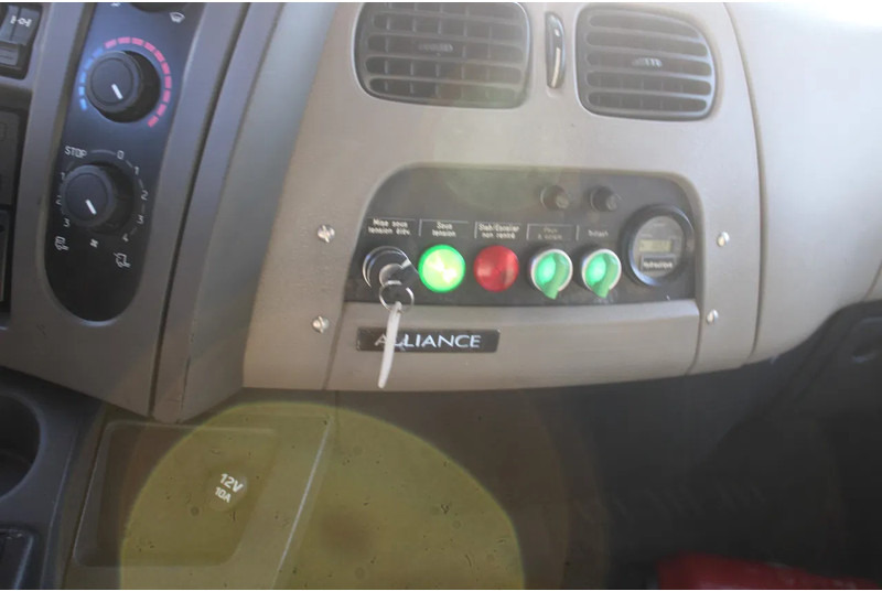 Camion Renault Midlum 220 + 14METER + EURO 5: Foto 13