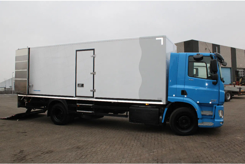 DAF CF 330 + EURO 6 + LIFT + 20T - Camion frigider: Foto 4 DAF CF 330 + EURO 6 + LIFT + 20T - Camion frigider: Foto 4