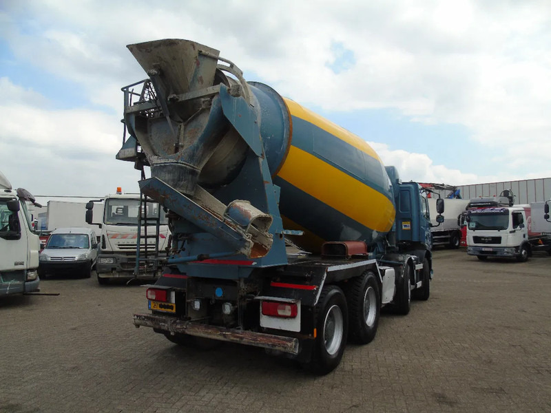 DAF CF 400 + 8X4 + MANUAL + SPRINGS + EURO 6 - Autopompă de beton: Foto 5 DAF CF 400 + 8X4 + MANUAL + SPRINGS + EURO 6 - Autopompă de beton: Foto 5