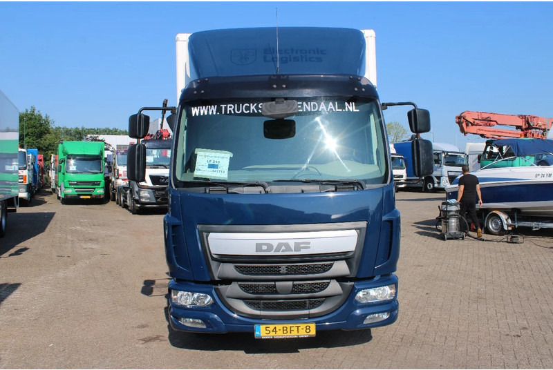 DAF LF 210 + EURO 6 + LIFT + 12T - Camion furgon: Foto 2 DAF LF 210 + EURO 6 + LIFT + 12T - Camion furgon: Foto 2