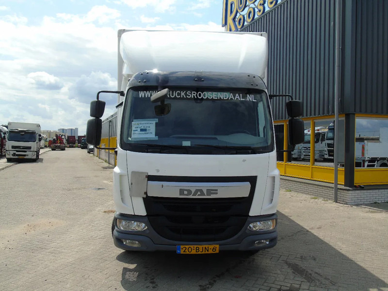 DAF LF 210 reserved + euro 6 + lift + 3P - Camion furgon: Foto 3 DAF LF 210 reserved + euro 6 + lift + 3P - Camion furgon: Foto 3