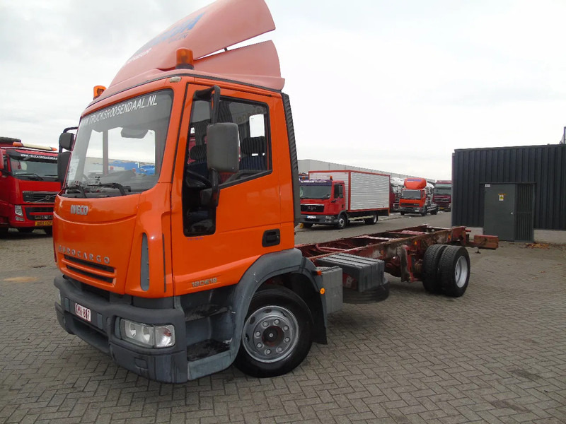 Iveco Eurocargo 120E18 + MANUAL - Camion şasiu: Foto 2 Iveco Eurocargo 120E18 + MANUAL - Camion şasiu: Foto 2