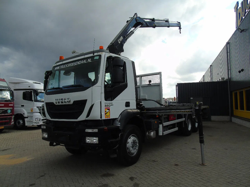 Iveco Eurotrakker 360 EEV + HIAB 144B- 2 + 6X4 + REMOTE + SPRING/BIG AXLE + EURO 5 - Camion cu macara: Foto 3 Iveco Eurotrakker 360 EEV + HIAB 144B- 2 + 6X4 + REMOTE + SPRING/BIG AXLE + EURO 5 - Camion cu macara: Foto 3