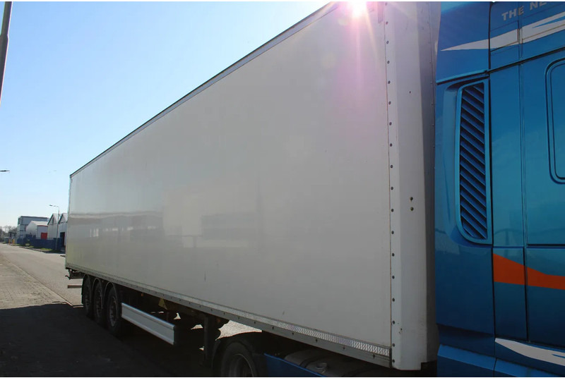 Kässbohrer 3x axle + bpw - Semiremorcă furgon: Foto 2 Kässbohrer 3x axle + bpw - Semiremorcă furgon: Foto 2