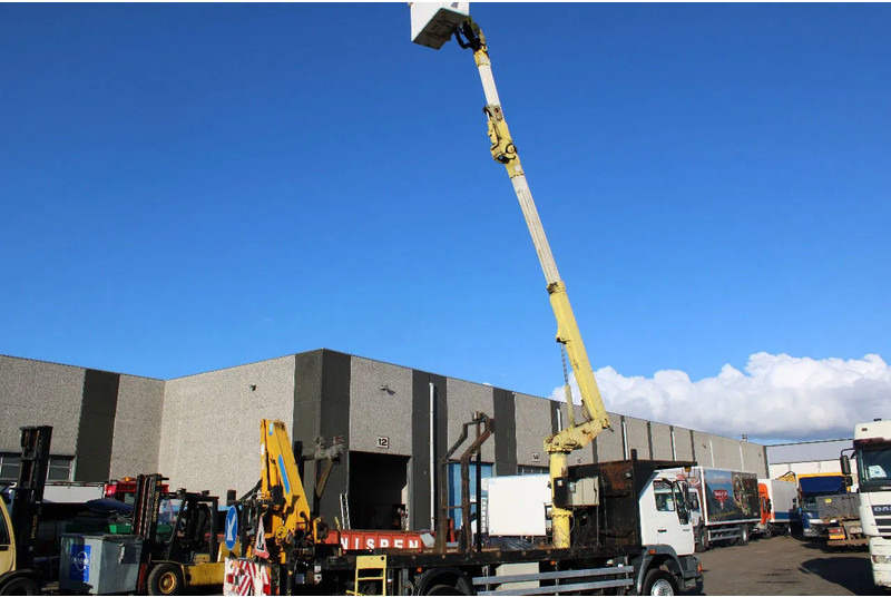 MAN 14.224 + EURO 2 + PTO + EFFER 95 / 2S + 11.5meter platform - Camion cu macara: Foto 5 MAN 14.224 + EURO 2 + PTO + EFFER 95 / 2S + 11.5meter platform - Camion cu macara: Foto 5