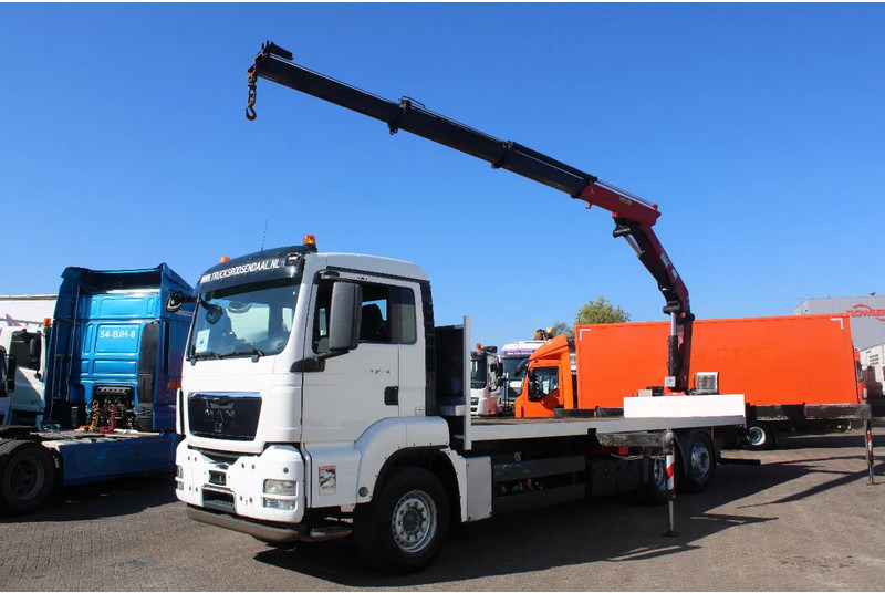 MAN TGS 26.440 + HMF 22T/M + remote + 6x2 steering + EURO 5 - Camion cu macara: Foto 2 MAN TGS 26.440 + HMF 22T/M + remote + 6x2 steering + EURO 5 - Camion cu macara: Foto 2
