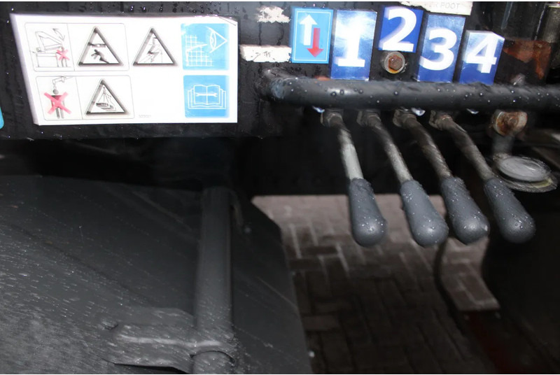 Camion cu macara MAN TGS 35.440 + COPMA 450 6x + 8X4 + SPRING + MANUAL + REMOTE: Foto 17 Camion cu macara MAN TGS 35.440 + COPMA 450 6x + 8X4 + SPRING + MANUAL + REMOTE: Foto 17