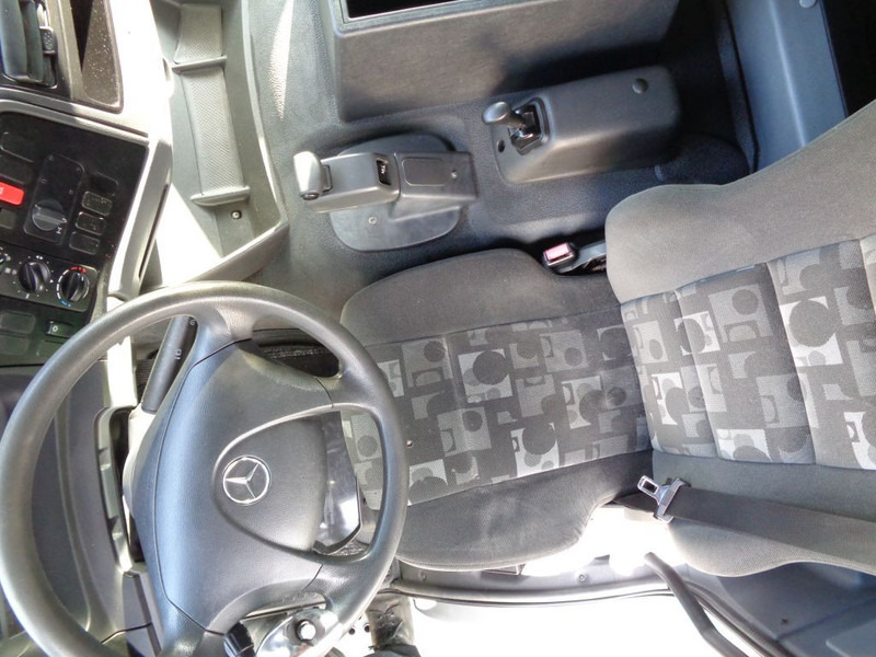 Mercedes-Benz AXOR 1823 + Dhollandia Lift - Camion furgon: Foto 5 Mercedes-Benz AXOR 1823 + Dhollandia Lift - Camion furgon: Foto 5