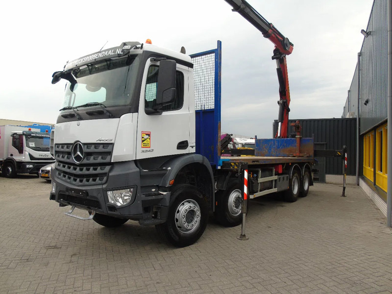 Mercedes-Benz Arocs 3242 + PALFINGER 33002EH 7x EXTENTION + 8X4 + EURO 6 + REMOTE - Camion cu macara: Foto 5 Mercedes-Benz Arocs 3242 + PALFINGER 33002EH 7x EXTENTION + 8X4 + EURO 6 + REMOTE - Camion cu macara: Foto 5