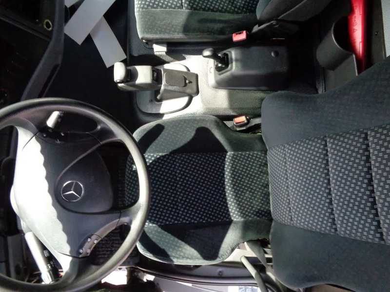 Mercedes-Benz Atego 816 + Euro 5 - Camion furgon: Foto 5 Mercedes-Benz Atego 816 + Euro 5 - Camion furgon: Foto 5