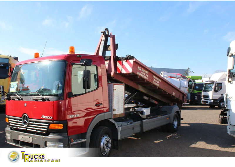 Mercedes-Benz Atego reserved!! 1218 + HYVALIFT + CONTAINER + MANUAL - Camion cu cârlig: Foto 1 Mercedes-Benz Atego reserved!! 1218 + HYVALIFT + CONTAINER + MANUAL - Camion cu cârlig: Foto 1