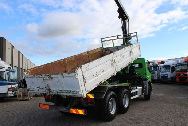Mercedes-Benz Axor 2633 + TIPPER + HIAB 144 + REMOTE + MANUAL - Camion cu macara: Foto 4 Mercedes-Benz Axor 2633 + TIPPER + HIAB 144 + REMOTE + MANUAL - Camion cu macara: Foto 4