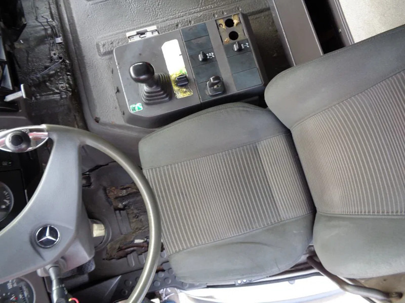 Mercedes-Benz SK 2433 + Semi-Auto + PTO + Serie 14 Crane + 3 pedals - Camion cu macara: Foto 5 Mercedes-Benz SK 2433 + Semi-Auto + PTO + Serie 14 Crane + 3 pedals - Camion cu macara: Foto 5