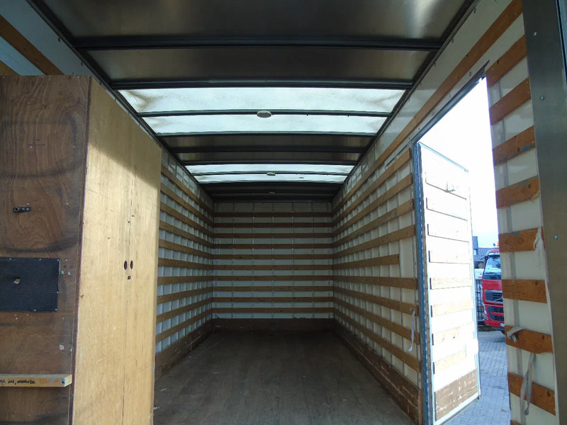 Renault D 220 + special lift + 165km! - Camion furgon: Foto 4 Renault D 220 + special lift + 165km! - Camion furgon: Foto 4