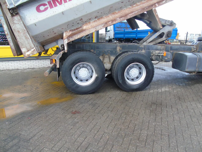 Renault Kerax 420 DCI + MANUAL + SPRING + 6X4 + PERFECT - Camion basculantă: Foto 3 Renault Kerax 420 DCI + MANUAL + SPRING + 6X4 + PERFECT - Camion basculantă: Foto 3