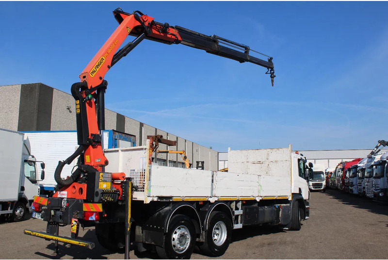 Scania P 360 + PALFINGER 18002-EH-B + 6X2 + REMOTE + EURO 6 - Camion cu macara: Foto 4 Scania P 360 + PALFINGER 18002-EH-B + 6X2 + REMOTE + EURO 6 - Camion cu macara: Foto 4