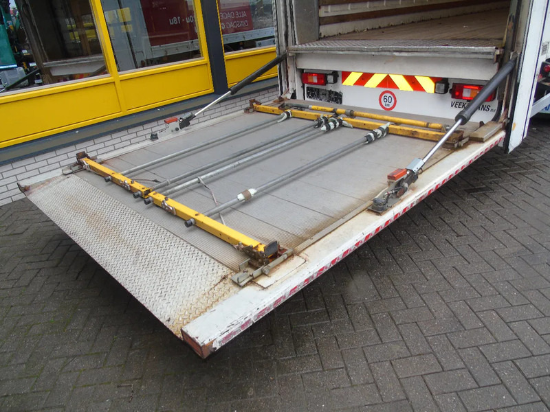 Volvo FM 9.340 + SPECIAL LIFT 2 ETAGE + EURO 5 - Camion furgon: Foto 5 Volvo FM 9.340 + SPECIAL LIFT 2 ETAGE + EURO 5 - Camion furgon: Foto 5