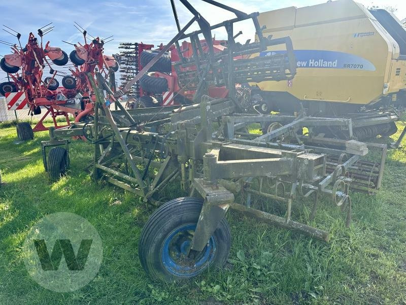 Fortschritt Kombinator T890 - Maşină pentru prelucrarea solului: Foto 2 Fortschritt Kombinator T890 - Maşină pentru prelucrarea solului: Foto 2