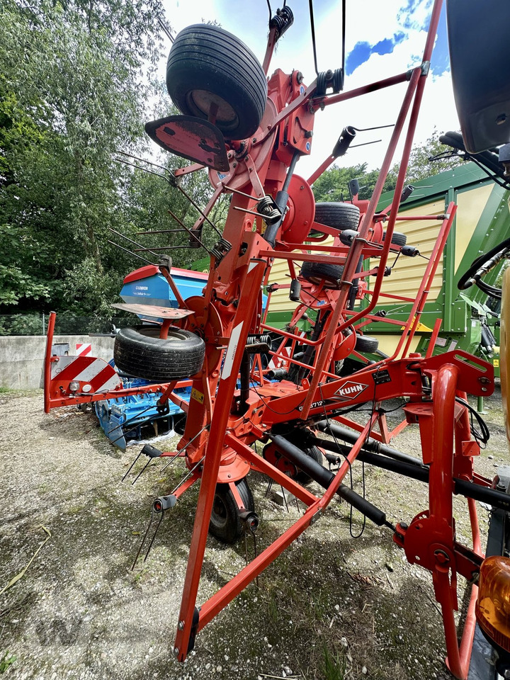 Kuhn GF 8712 - Maşină de întors fânul: Foto 4 Kuhn GF 8712 - Maşină de întors fânul: Foto 4