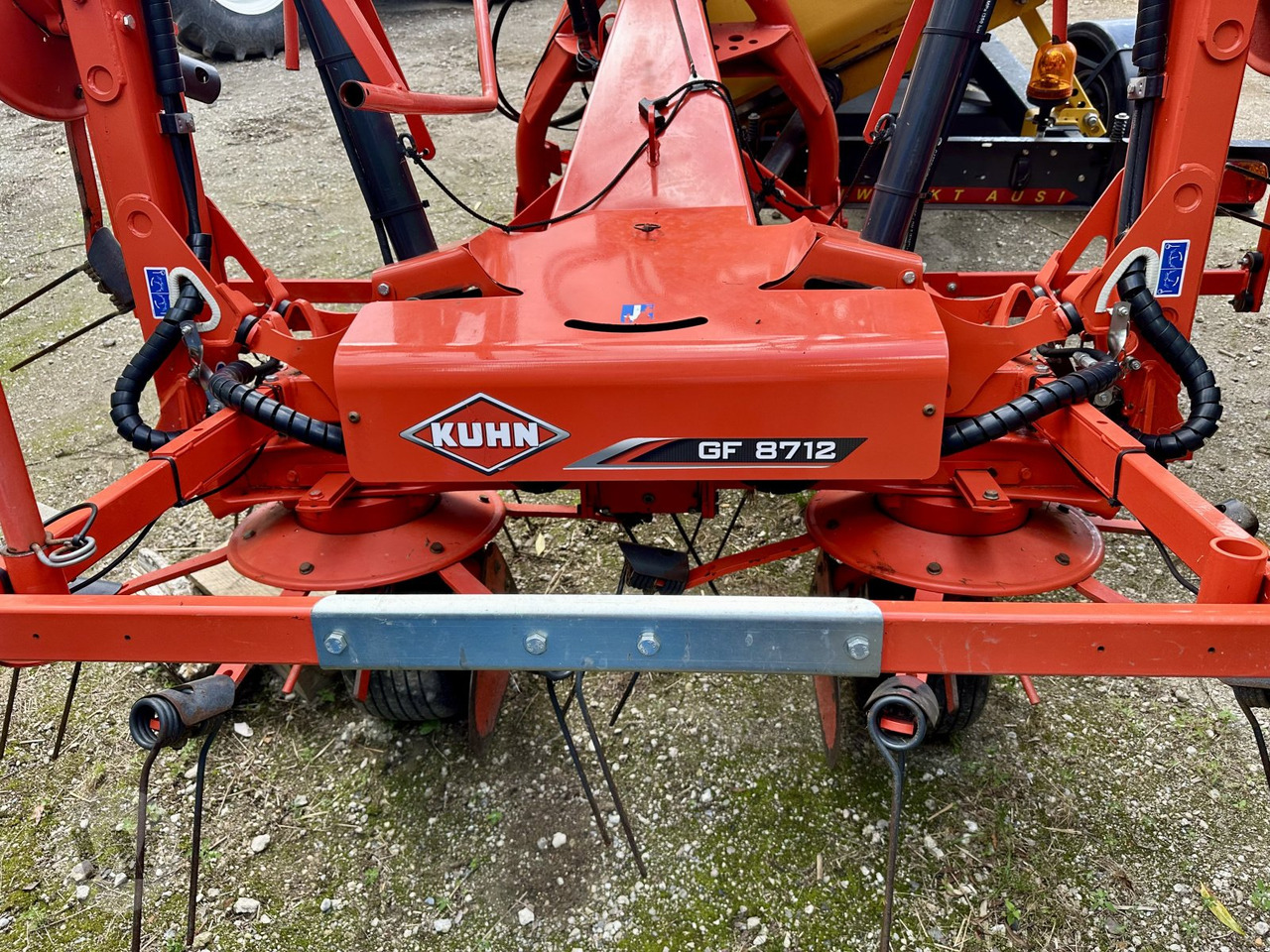 Kuhn GF 8712 - Maşină de întors fânul: Foto 3 Kuhn GF 8712 - Maşină de întors fânul: Foto 3