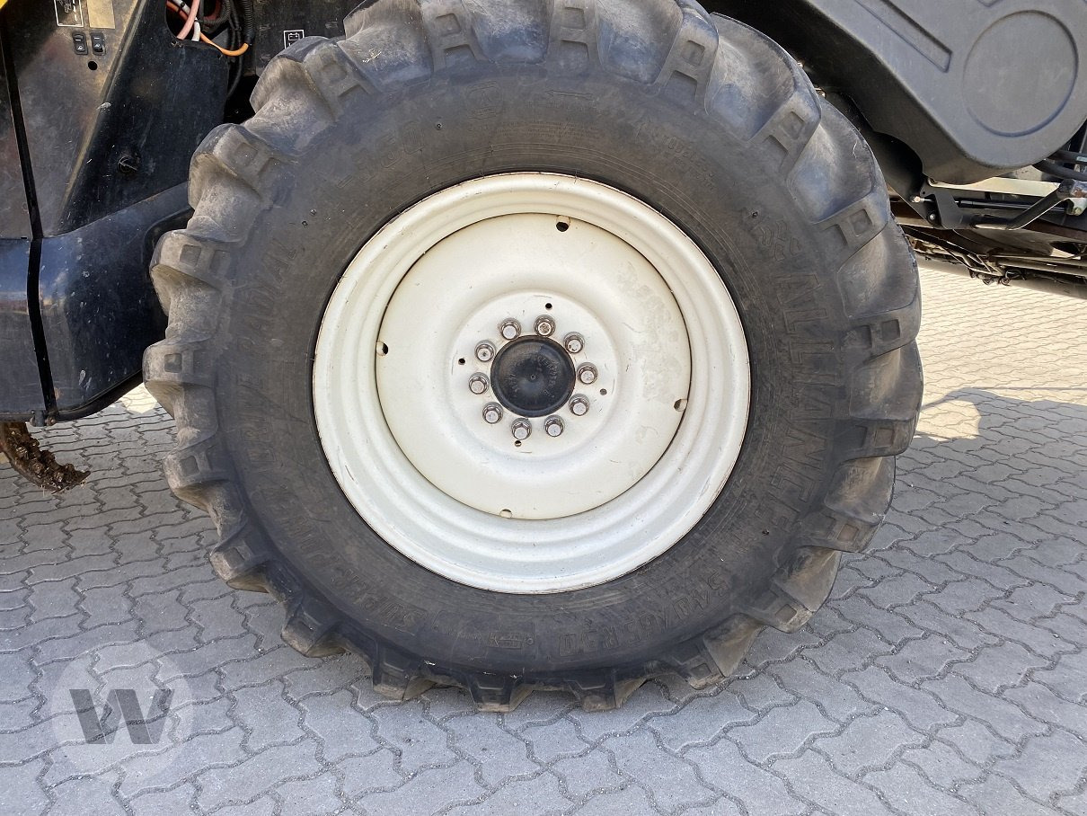 New Holland CR 9090 - Combină de recoltat cereale: Foto 5 New Holland CR 9090 - Combină de recoltat cereale: Foto 5