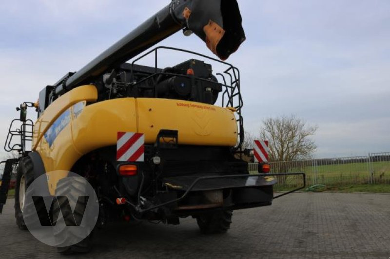 New Holland CR 9090 - Combină de recoltat cereale: Foto 3 New Holland CR 9090 - Combină de recoltat cereale: Foto 3