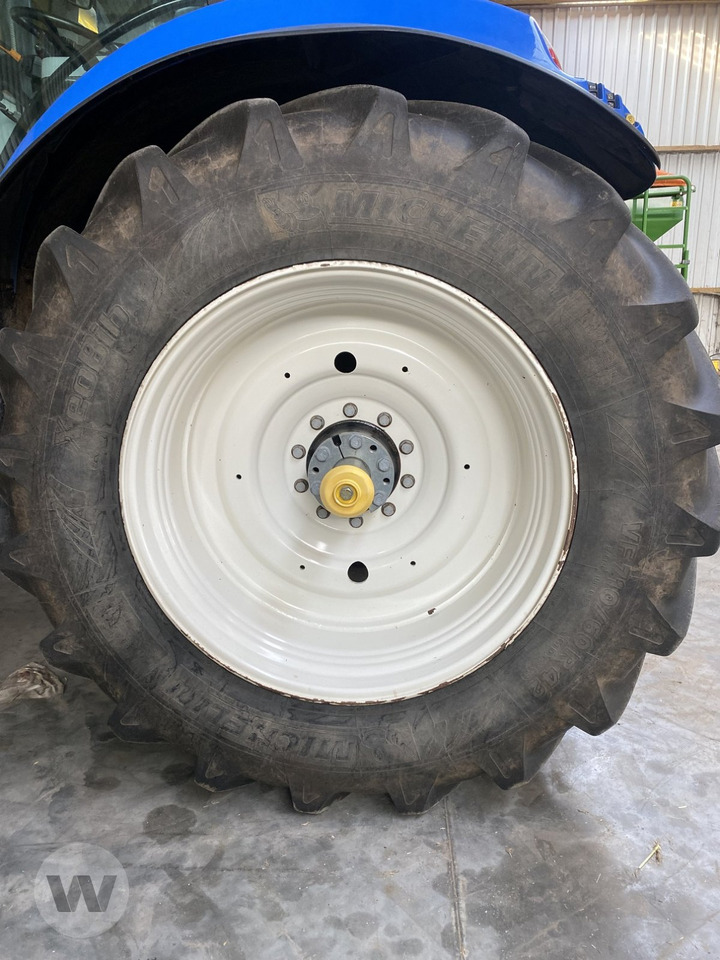 New Holland T 7.245 AC StageV - Tractor agricol: Foto 3 New Holland T 7.245 AC StageV - Tractor agricol: Foto 3
