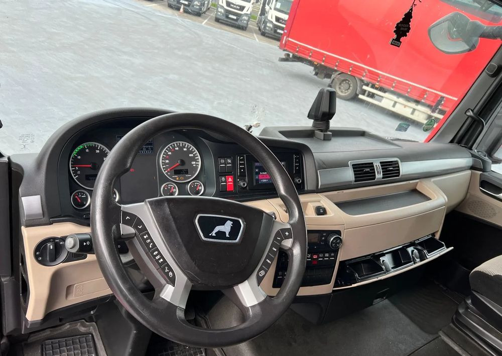 MAN TGX 18.420 XLX LOW DECK - Cap tractor: Foto 5 MAN TGX 18.420 XLX LOW DECK - Cap tractor: Foto 5