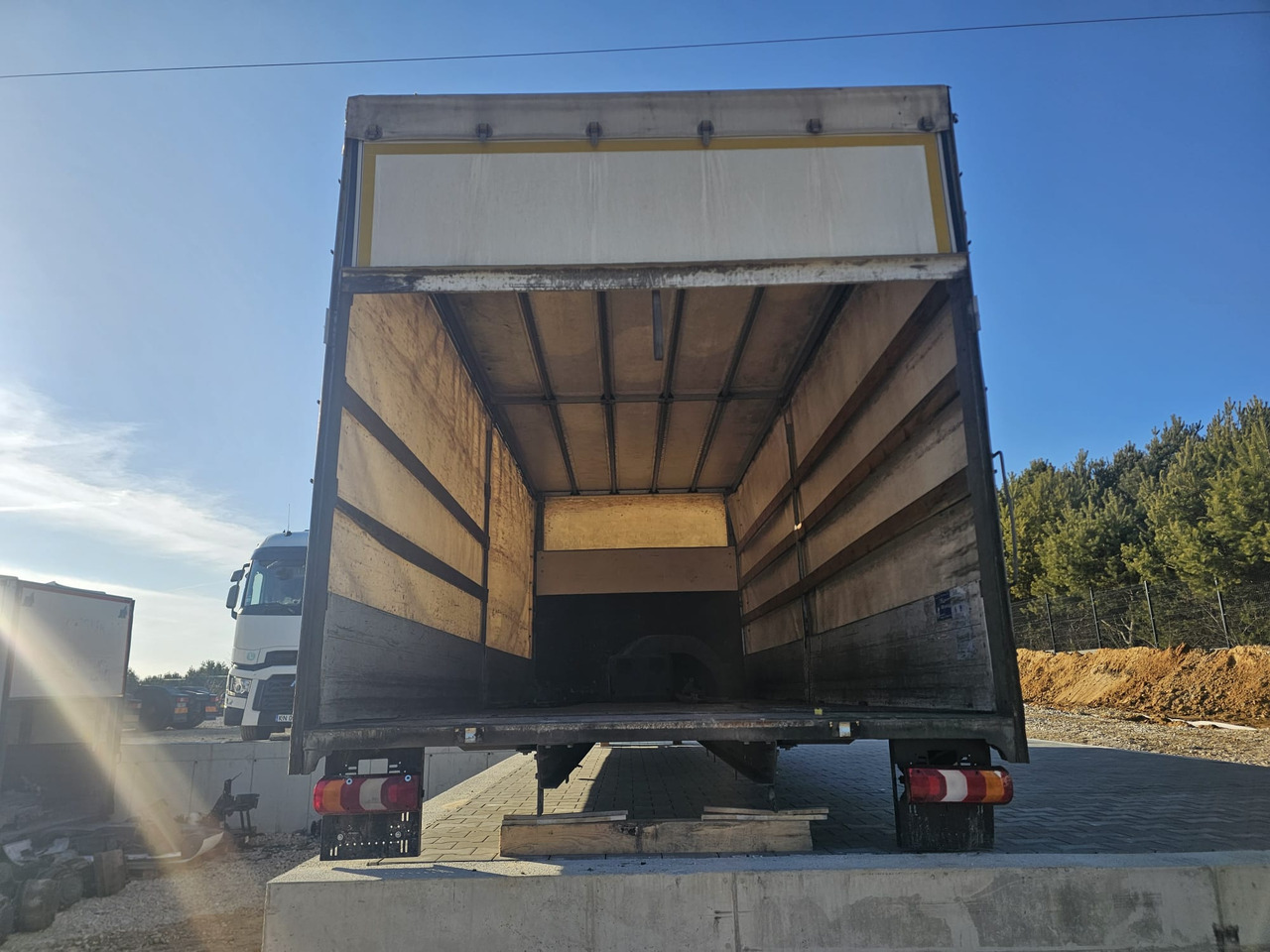 Caroserie cu prelata MERCEDES ATEGO / SPIER complete body + PALGINGER 1500kg ALU TAIL LIFT: Foto 7