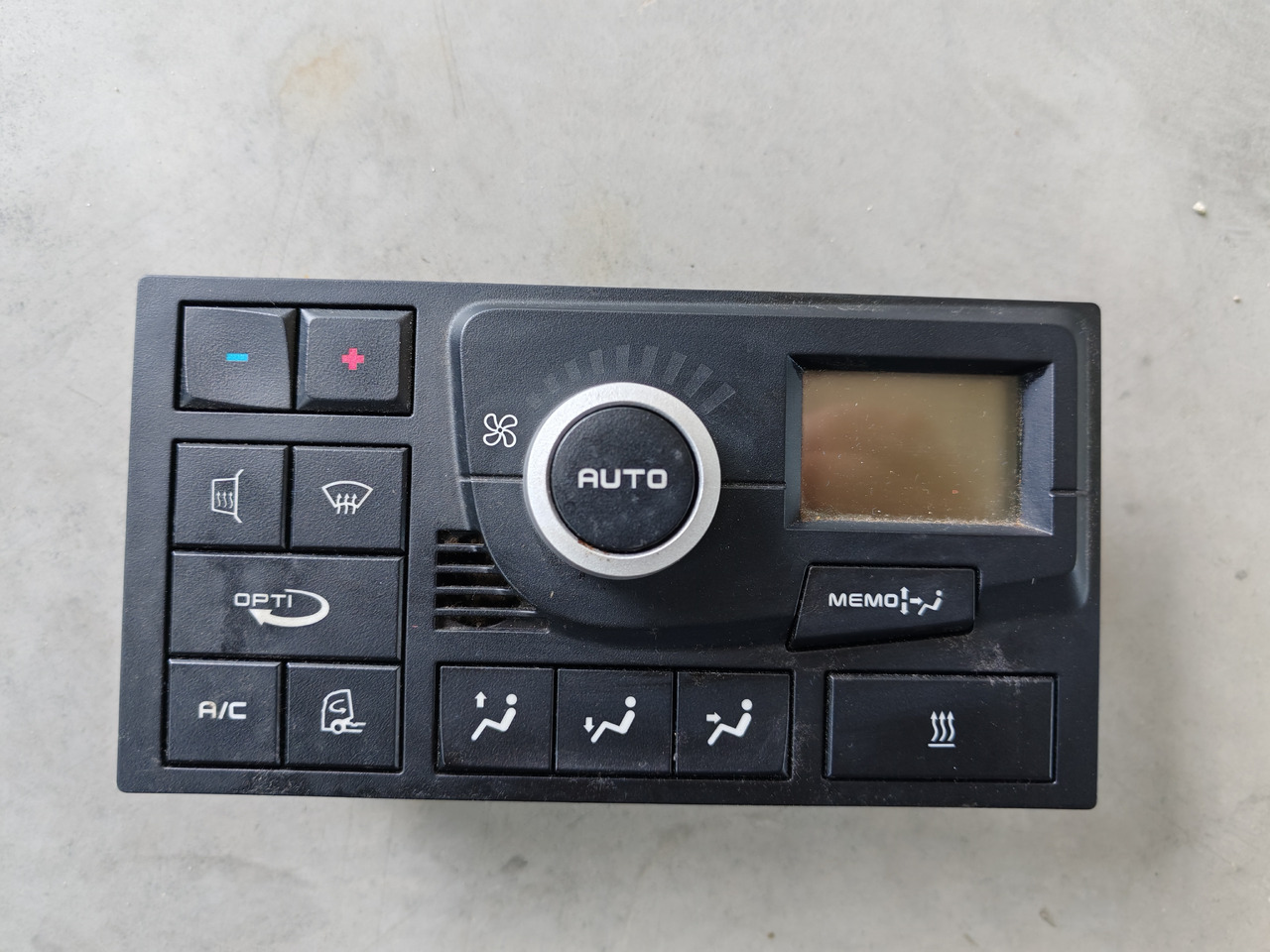 RENAULT RANGE T / AC CONTROL PANEL / 22247443 - Piesa de climatizare: Foto 1 RENAULT RANGE T / AC CONTROL PANEL / 22247443 - Piesa de climatizare: Foto 1