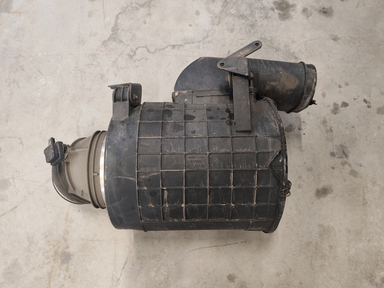 VOLVO FH5 FM5 EURO 6 / COMPLETE AIR FILTER / 22990421 - Filtru de aer: Foto 3 VOLVO FH5 FM5 EURO 6 / COMPLETE AIR FILTER / 22990421 - Filtru de aer: Foto 3