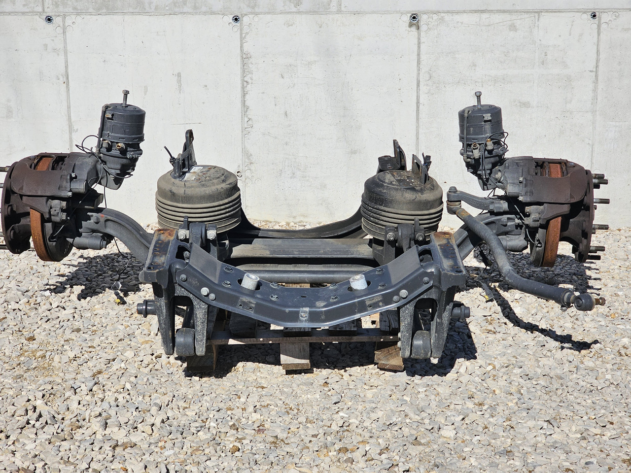 VOLVO FH5 FM5 / FRONT AIR SUNSPENSION - Axă față: Foto 1 VOLVO FH5 FM5 / FRONT AIR SUNSPENSION - Axă față: Foto 1