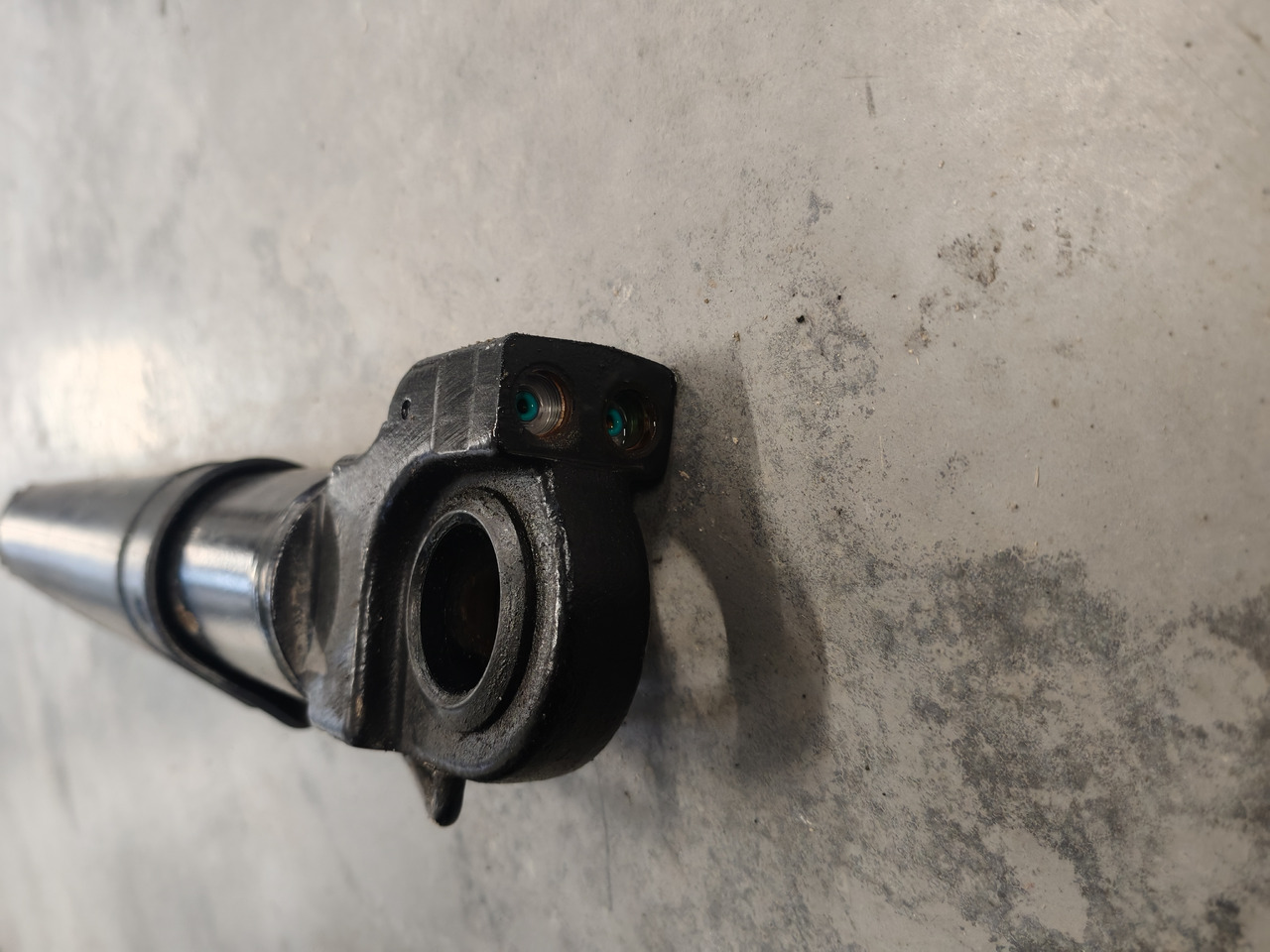 VOLVO FM5 EURO 6 / CAB TILT CYLINDER / 23583236 - Suspensie cabină: Foto 3 VOLVO FM5 EURO 6 / CAB TILT CYLINDER / 23583236 - Suspensie cabină: Foto 3