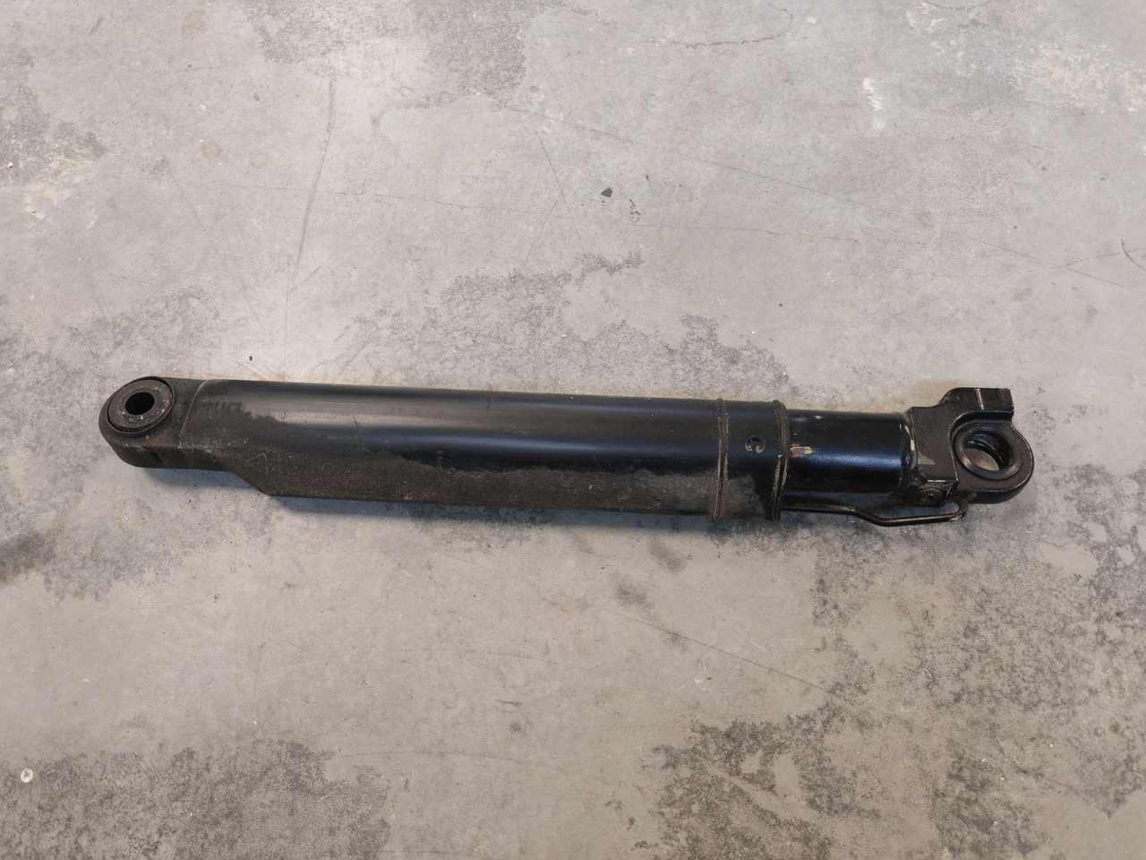 VOLVO FM5 EURO 6 / CAB TILT CYLINDER / 23583236 - Suspensie cabină: Foto 2 VOLVO FM5 EURO 6 / CAB TILT CYLINDER / 23583236 - Suspensie cabină: Foto 2