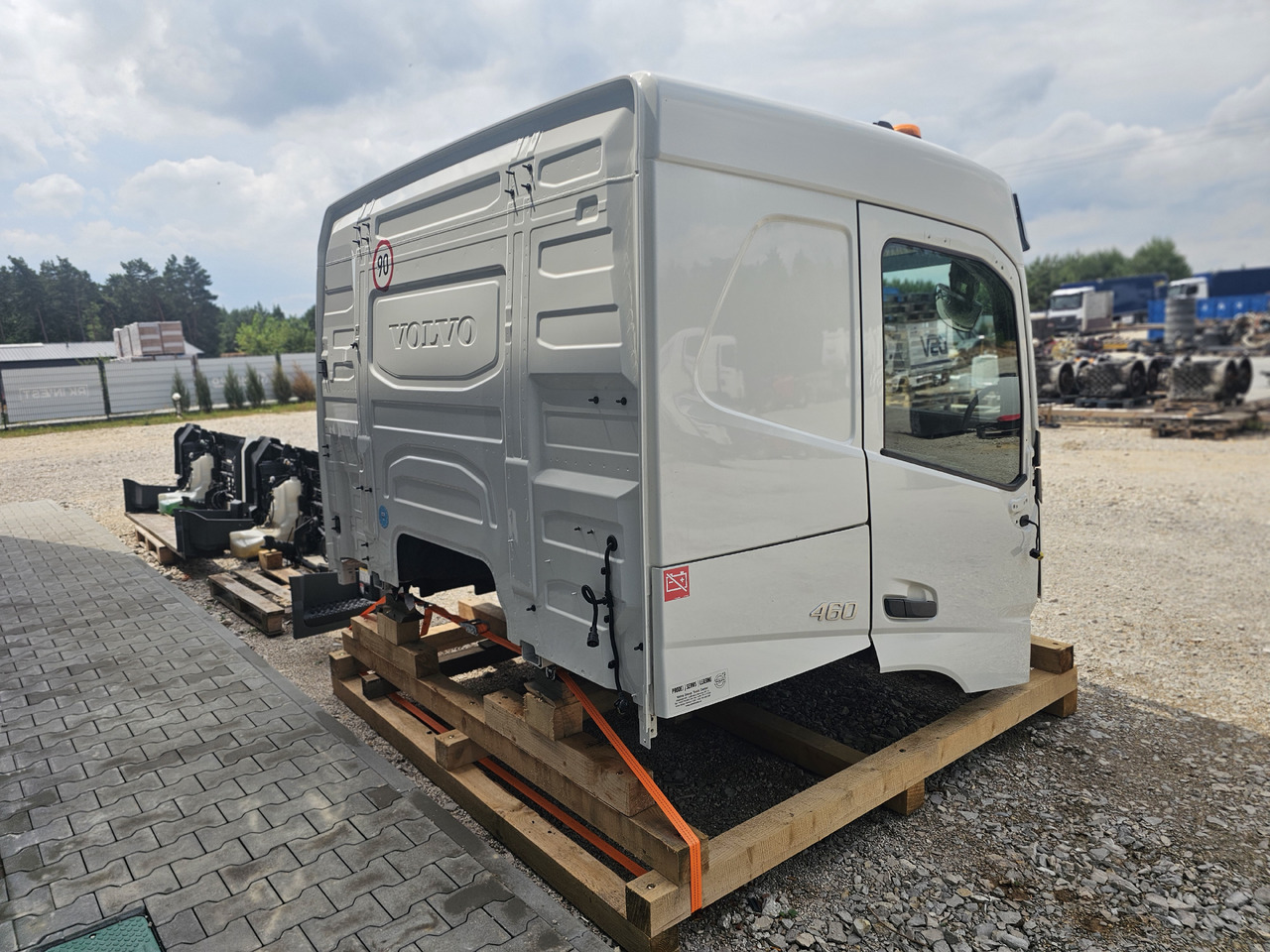 VOLVO FM5 LOW ROOF / L2 H1 / COMPLETE CAB / 2022 - Cabină: Foto 5 VOLVO FM5 LOW ROOF / L2 H1 / COMPLETE CAB / 2022 - Cabină: Foto 5