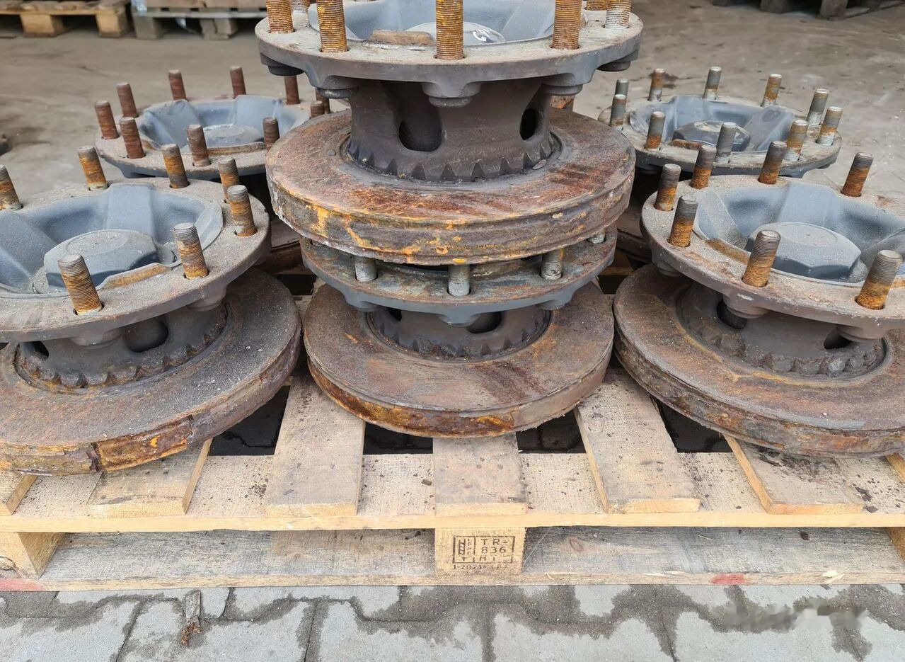 Volvo Piasta przód przednia łożysko duże 68mm 6.8cm VOLVO FH FM FH4 RE Volvo FH FM FH4 RE truck - Butuc pentru Camion: Foto 2 Volvo Piasta przód przednia łożysko duże 68mm 6.8cm VOLVO FH FM FH4 RE Volvo FH FM FH4 RE truck - Butuc pentru Camion: Foto 2