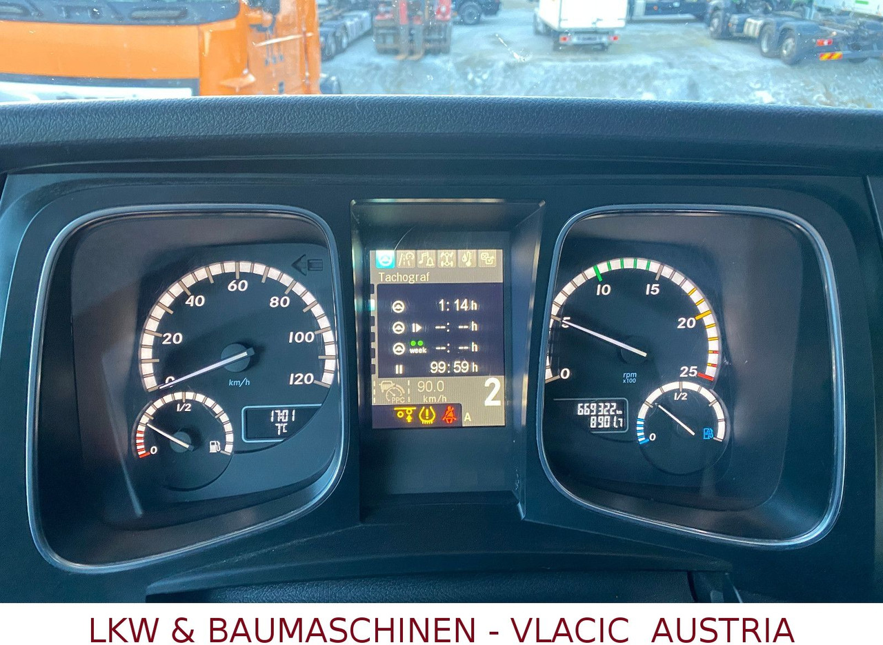 Mercedes-Benz Actros 963-0-C - Camion cisternă: Foto 5 Mercedes-Benz Actros 963-0-C - Camion cisternă: Foto 5