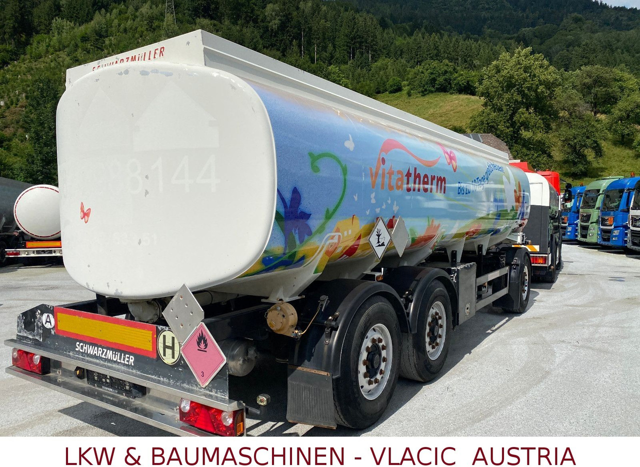 Schwarzmüller Tank ADR Benzin/ Diesel 23430Liter - Remorcă cisternă: Foto 5 Schwarzmüller Tank ADR Benzin/ Diesel 23430Liter - Remorcă cisternă: Foto 5