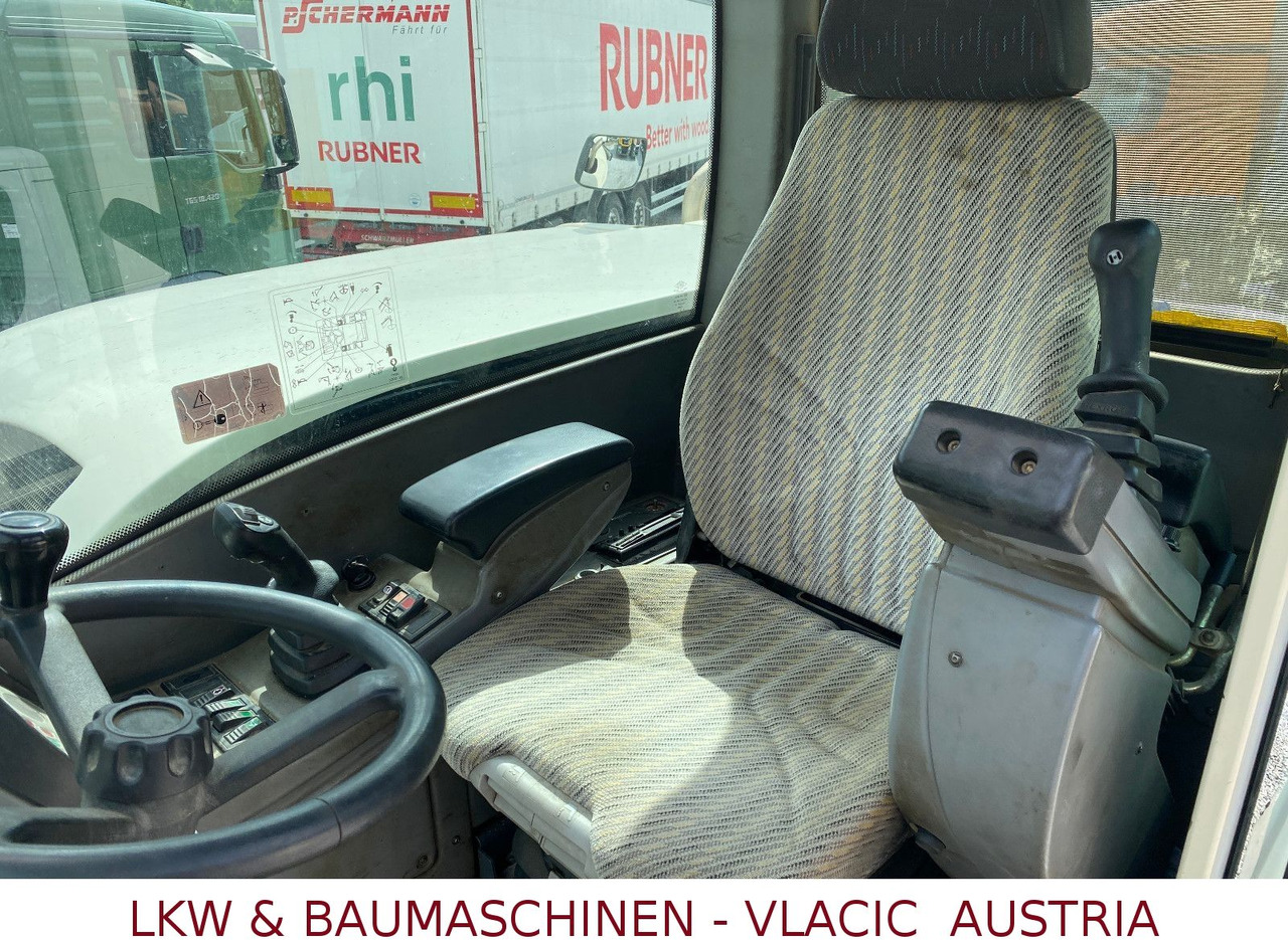 Terex TW 110 Mobilbagger inkl.4Löffeln - Excavator pe roţi: Foto 4 Terex TW 110 Mobilbagger inkl.4Löffeln - Excavator pe roţi: Foto 4