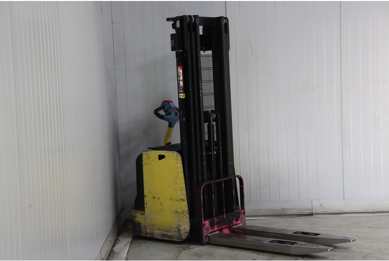 Hyster S1.4-46 - Transpalet la mare înălţime: Foto 4 Hyster S1.4-46 - Transpalet la mare înălţime: Foto 4