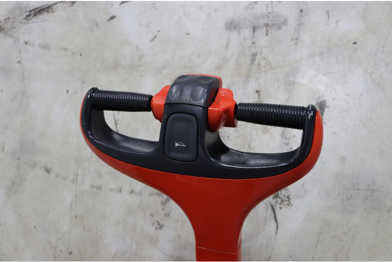 Linde L12 - Transpalet la mare înălţime: Foto 2 Linde L12 - Transpalet la mare înălţime: Foto 2