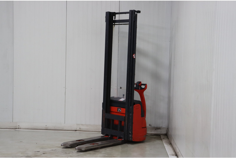 Linde L12 - Transpalet la mare înălţime: Foto 4 Linde L12 - Transpalet la mare înălţime: Foto 4