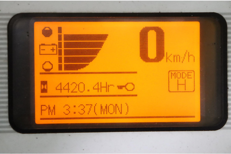 Electrostivuitor UniCarriers G1Q2L30H: Foto 9 Electrostivuitor UniCarriers G1Q2L30H: Foto 9