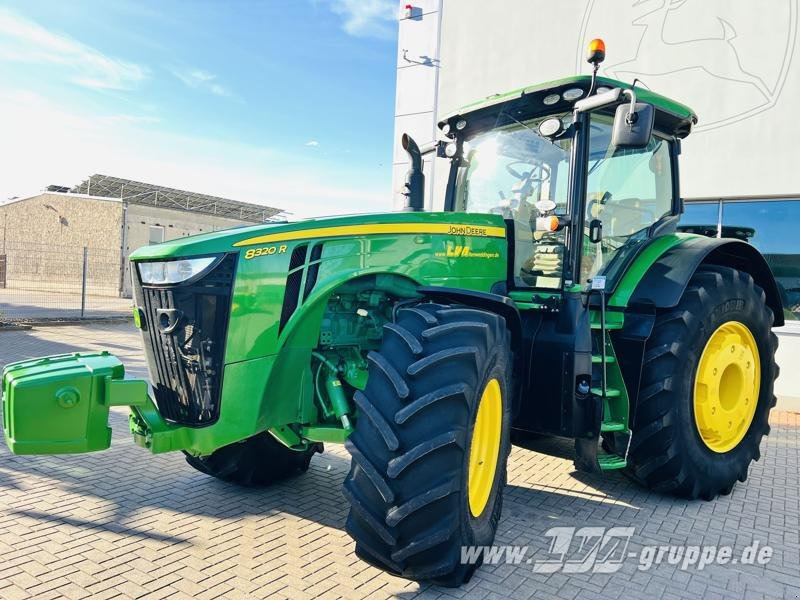 John Deere 8320R E23-PowerShift - Tractor agricol: Foto 4 John Deere 8320R E23-PowerShift - Tractor agricol: Foto 4