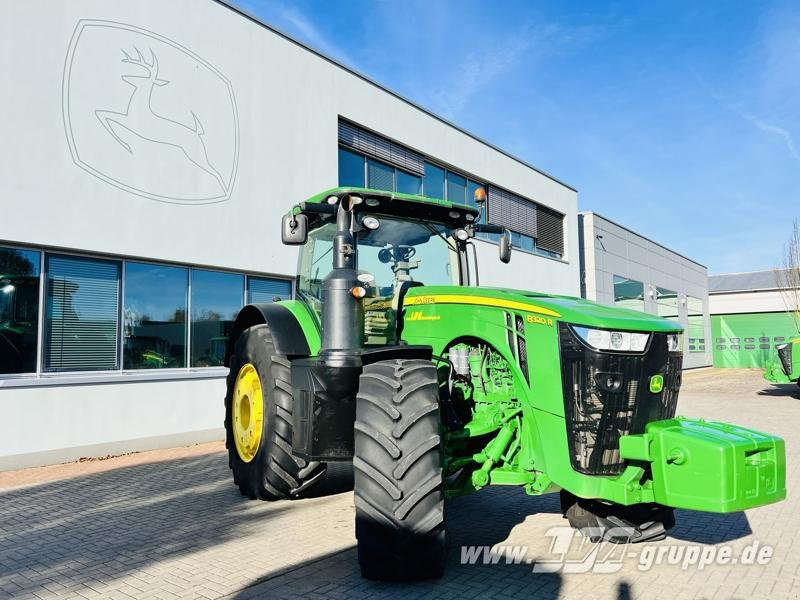 John Deere 8320R E23-PowerShift - Tractor agricol: Foto 1 John Deere 8320R E23-PowerShift - Tractor agricol: Foto 1